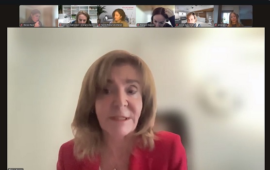 M�s de 30 mujeres profesionales asisten a la charla �Todo lo que tienes que saber sobre los consejos de administraci�n� con Ana Lamas, presidenta de Women CEO